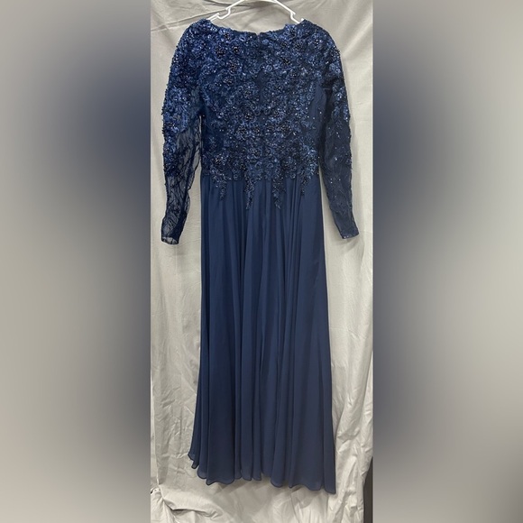Mac Duggal 20388 NWOT EMBROIDERED ILLUSION LONG SLEEVE V NECK G… - Picture 5 of 6